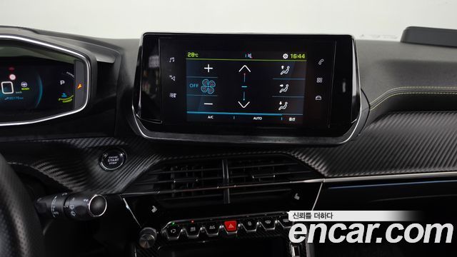 Peugeot 208 2021 — photo 19