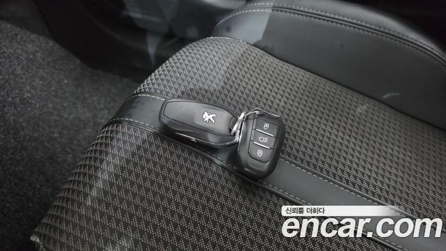 Peugeot 208 2021 — photo 21