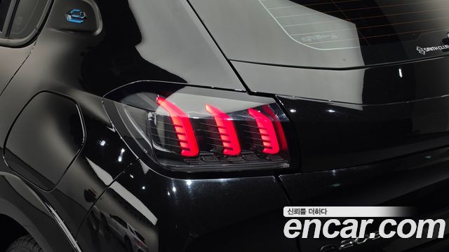 Peugeot 208 2021 — photo 9