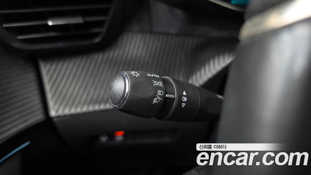 Peugeot 208 2021 — photo 27