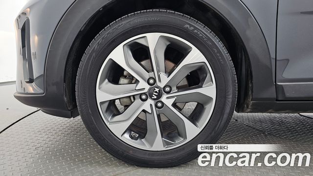 Kia Stonic 2018 — photo 5