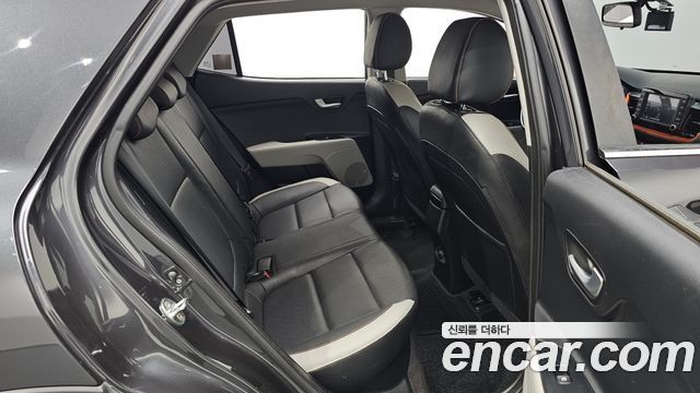 Kia Stonic 2018 — photo 18