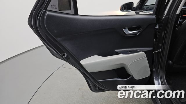 Kia Stonic 2018 — photo 15