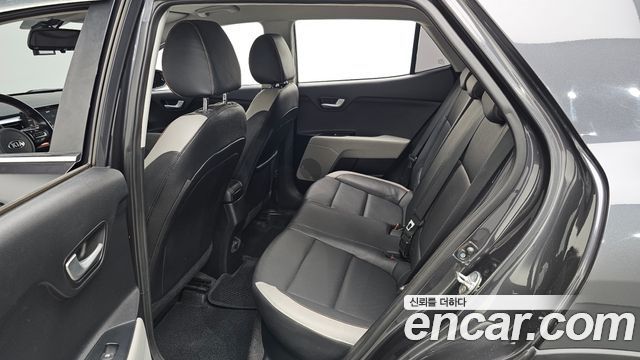 Kia Stonic 2018 — photo 16