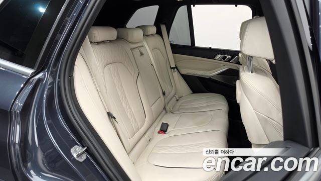 BMW X5 2022 — photo 17