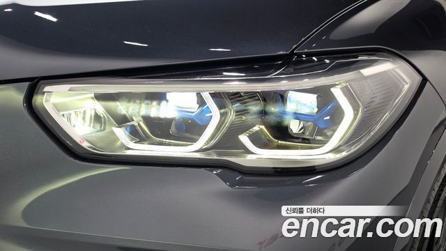 BMW X5 2022 — photo 8