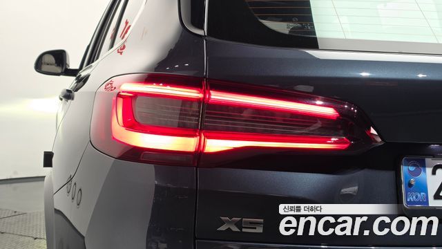 BMW X5 2022 — photo 9