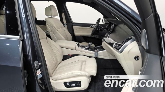 BMW X5 2022 — photo 16