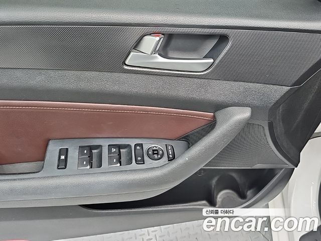 Hyundai Sonata 2017 — photo 17
