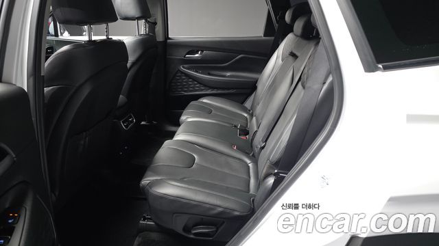 Hyundai Santafe 2023 — photo 16