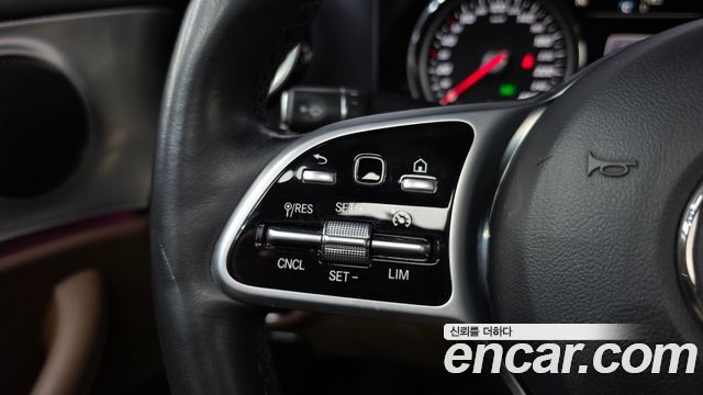 Mercedes-Benz E-Class 2019 — photo 23