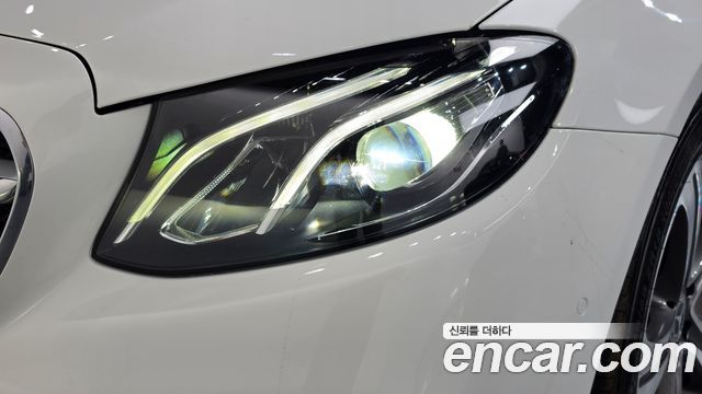 Mercedes-Benz E-Class 2019 — photo 8