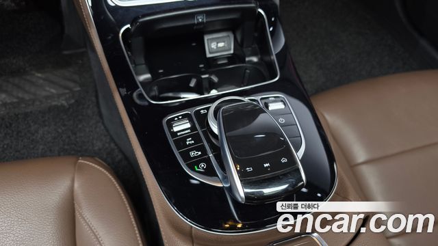 Mercedes-Benz E-Class 2019 — photo 27