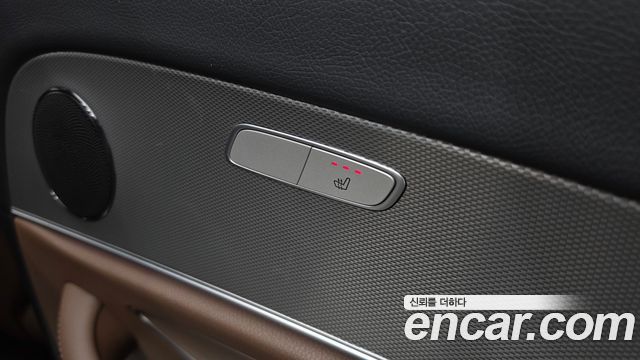 Mercedes-Benz E-Class 2019 — photo 33