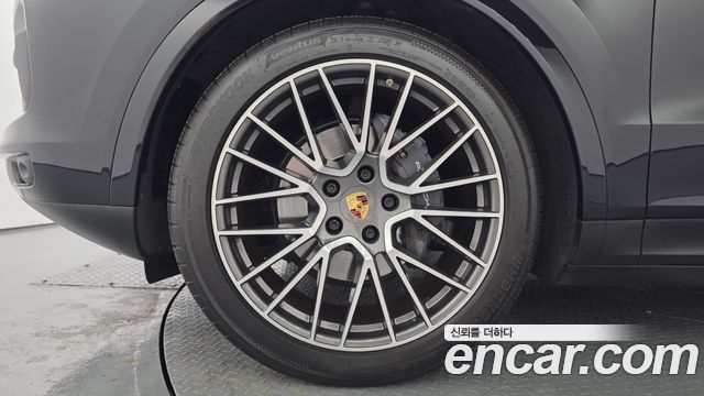 Porsche Cayenne 2021 — photo 5