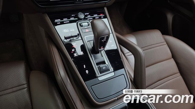 Porsche Cayenne 2021 — photo 12