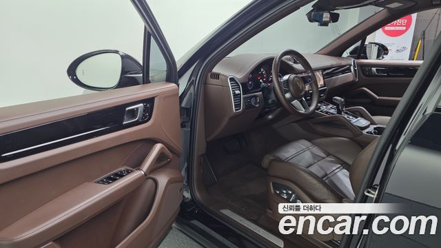 Porsche Cayenne 2021 — photo 13