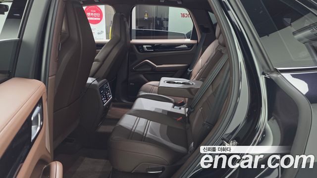 Porsche Cayenne 2021 — photo 18