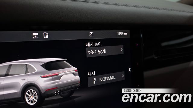 Porsche Cayenne 2021 — photo 23