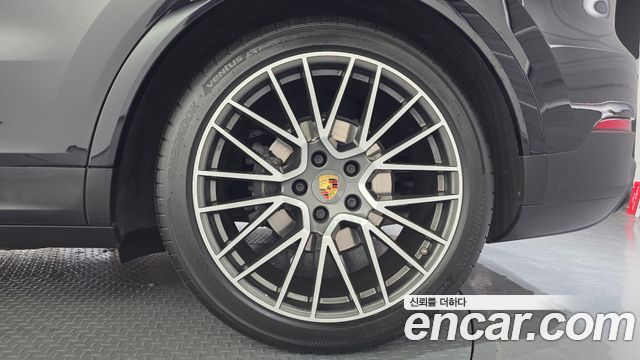Porsche Cayenne 2021 — photo 7