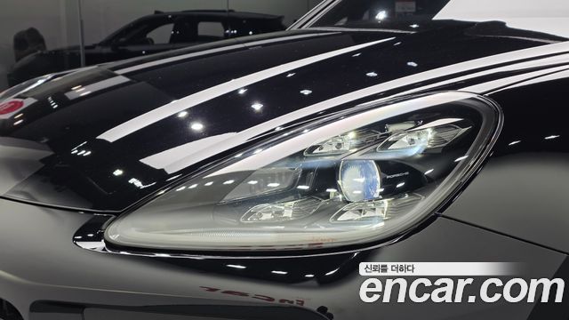 Porsche Cayenne 2021 — photo 8