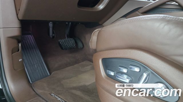 Porsche Cayenne 2021 — photo 27