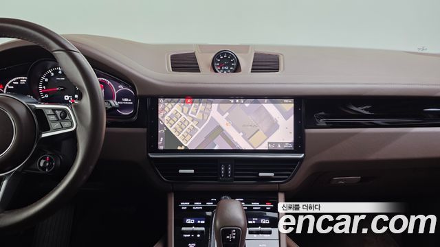 Porsche Cayenne 2021 — photo 30