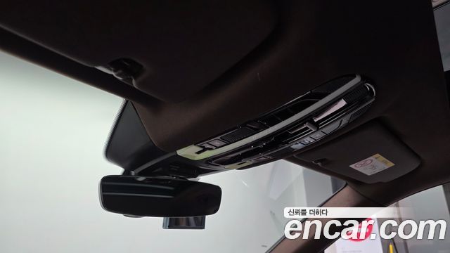 Porsche Cayenne 2021 — photo 31