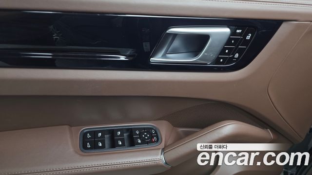 Porsche Cayenne 2021 — photo 33