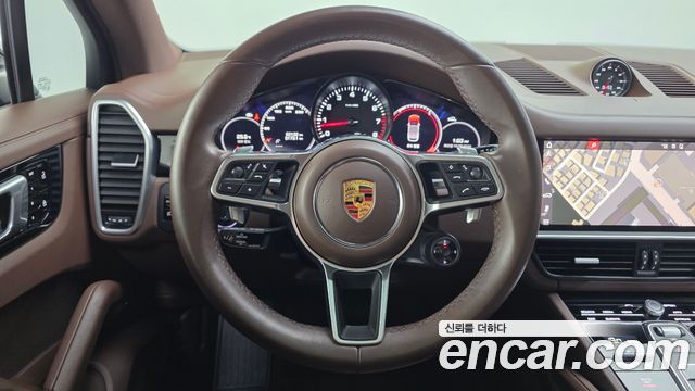 Porsche Cayenne 2021 — photo 34