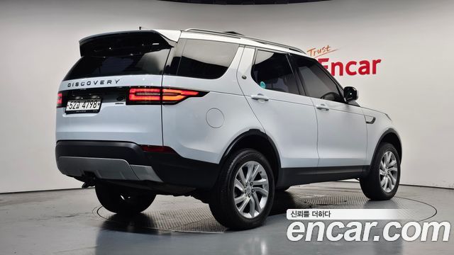 Land Rover Discovery 2017 — photo 2