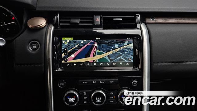 Land Rover Discovery 2017 — photo 20