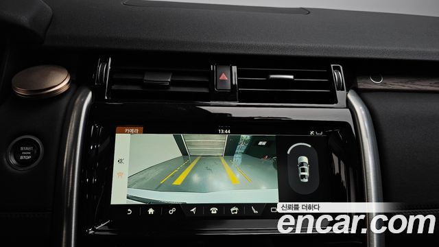 Land Rover Discovery 2017 — photo 21