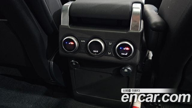 Land Rover Discovery 2017 — photo 25