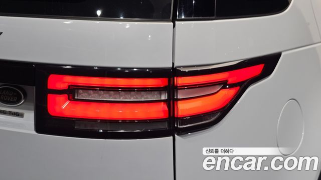 Land Rover Discovery 2017 — photo 9