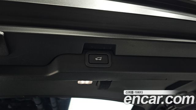 Land Rover Discovery 2017 — photo 27