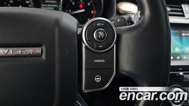 Land Rover Discovery 2017 — photo 30