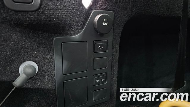 Land Rover Discovery 2017 — photo 31