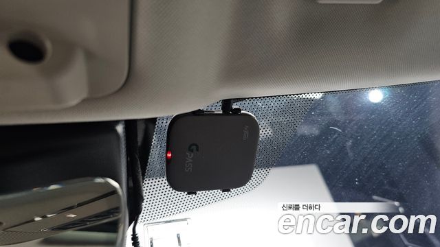 Land Rover Discovery 2017 — photo 36