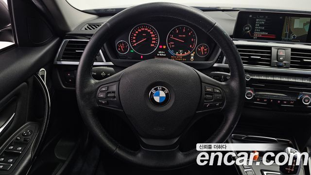 BMW 3-Series 2016 — photo 13