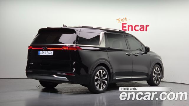 Kia Canival 2023 — photo 2