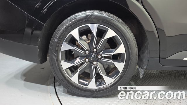 Kia Canival 2023 — photo 5