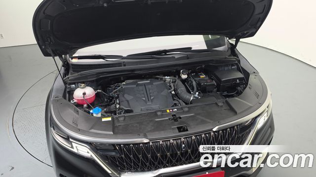 Kia Canival 2023 — photo 6