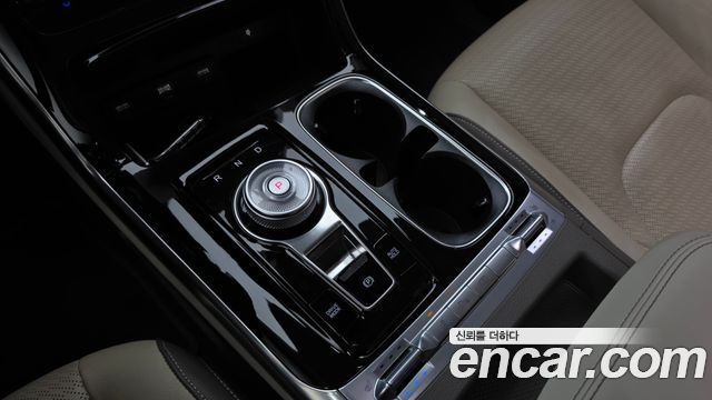 Kia Canival 2023 — photo 9