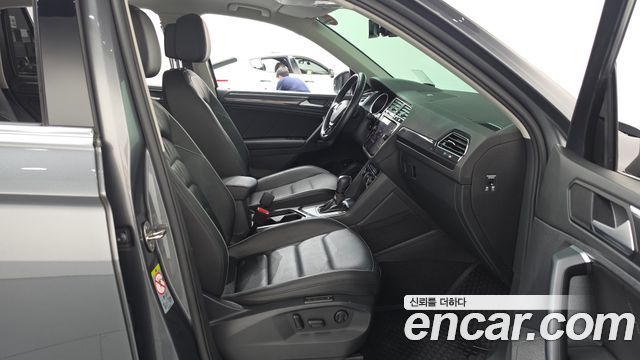 Volkswagen Tiguan 2020 — photo 11