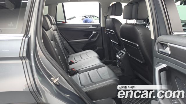 Volkswagen Tiguan 2020 — photo 12