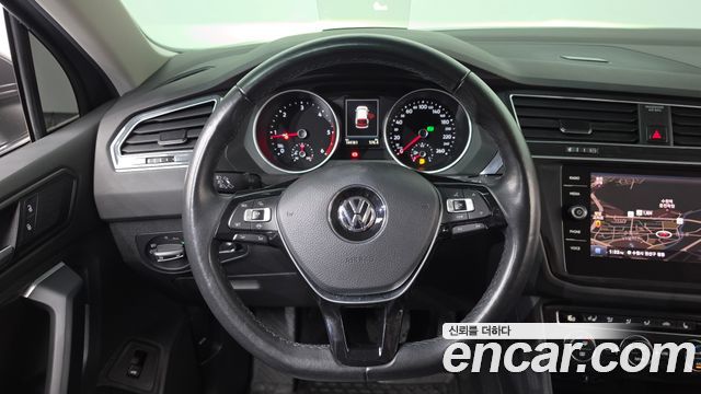 Volkswagen Tiguan 2020 — photo 13