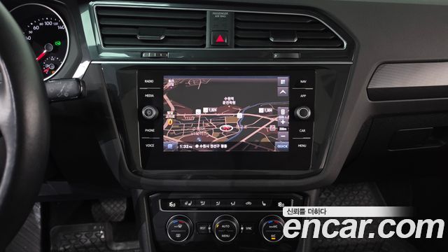 Volkswagen Tiguan 2020 — photo 14