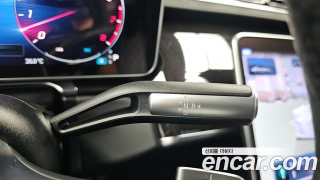 Mercedes-Benz S-Class 2025 — photo 12