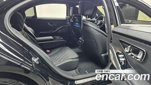Mercedes-Benz S-Class 2025 — photo 17